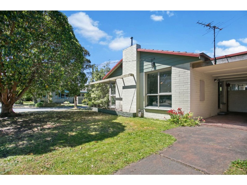 8 Walbundry Avenue, Frankston VIC 3199