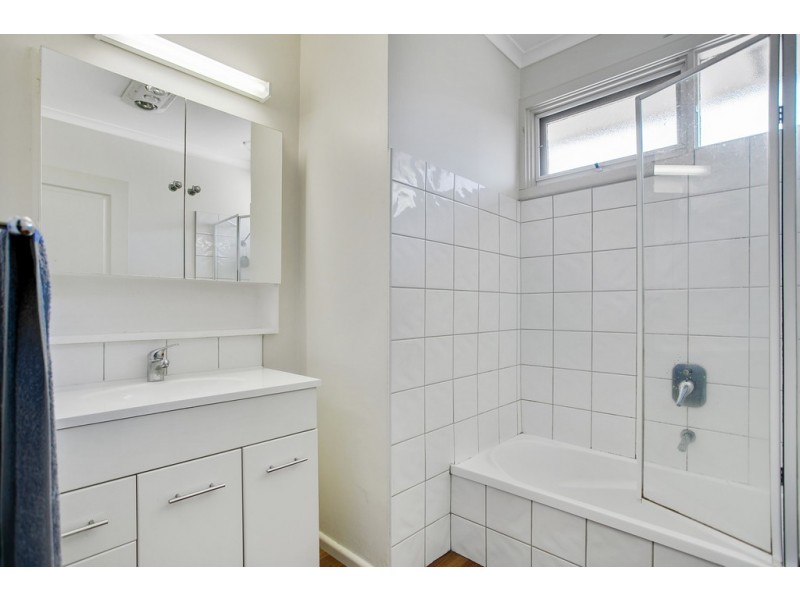 8 Walbundry Avenue, Frankston VIC 3199