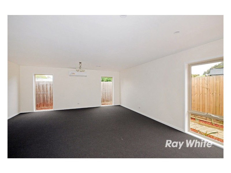 2/9 Windoo Street, Frankston North VIC 3200