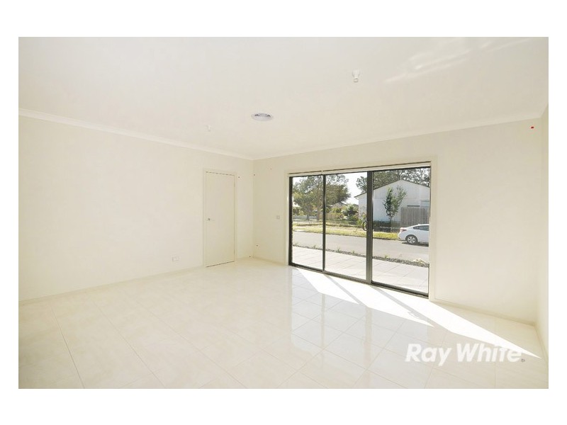 33 Aleppo Crescent, Frankston North VIC 3200