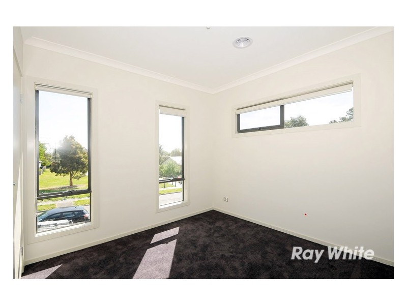 33 Aleppo Crescent, Frankston North VIC 3200