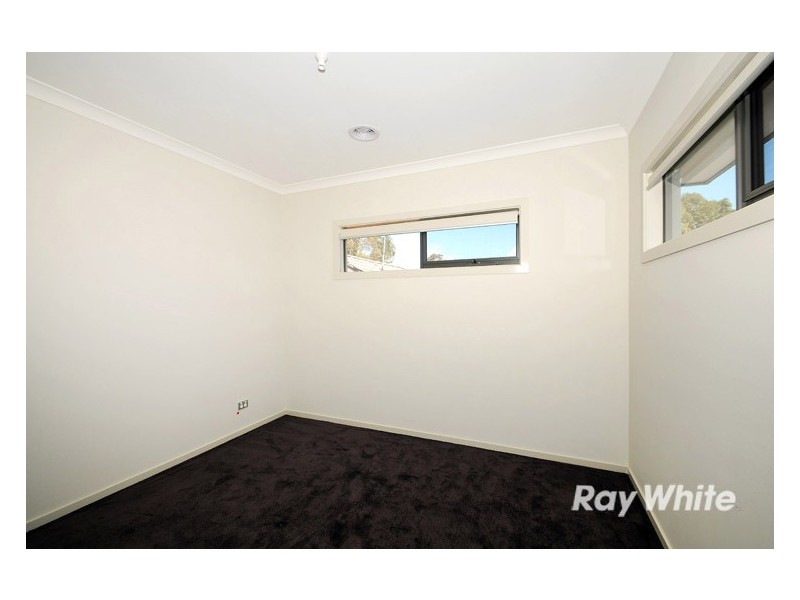 33 Aleppo Crescent, Frankston North VIC 3200