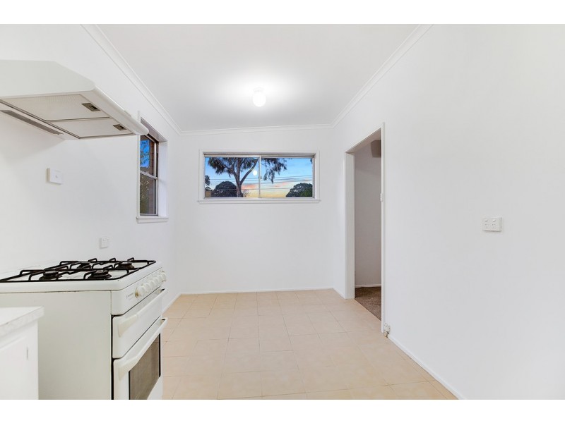 42 Laurina Crescent, Frankston North VIC 3200