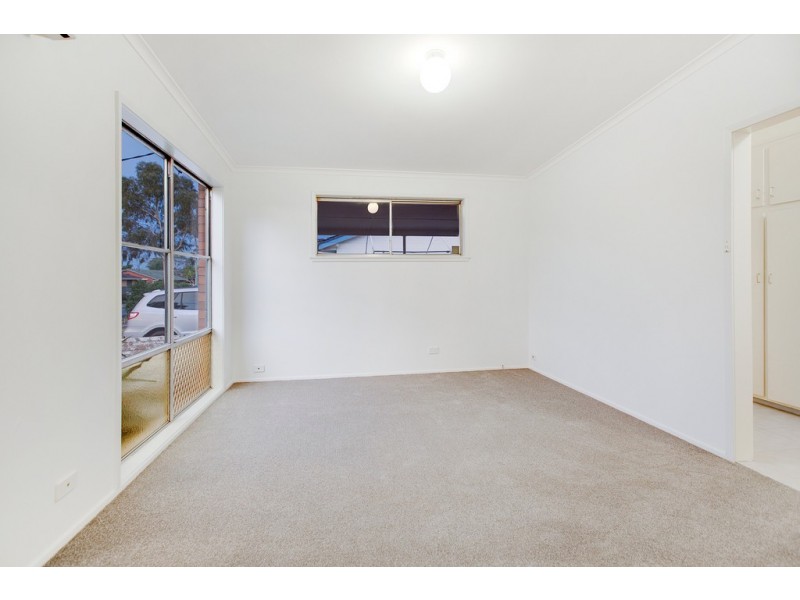 42 Laurina Crescent, Frankston North VIC 3200