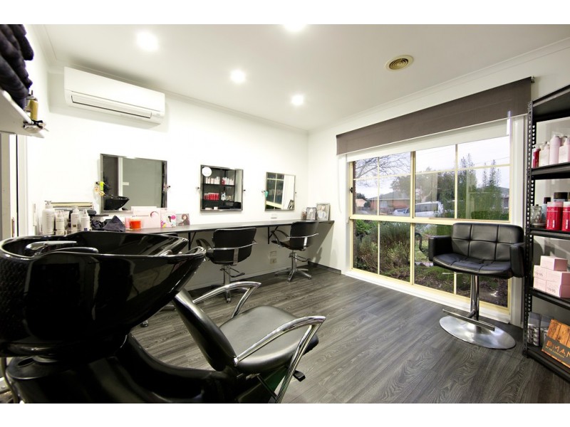 8 Wingham Court, Frankston VIC 3199