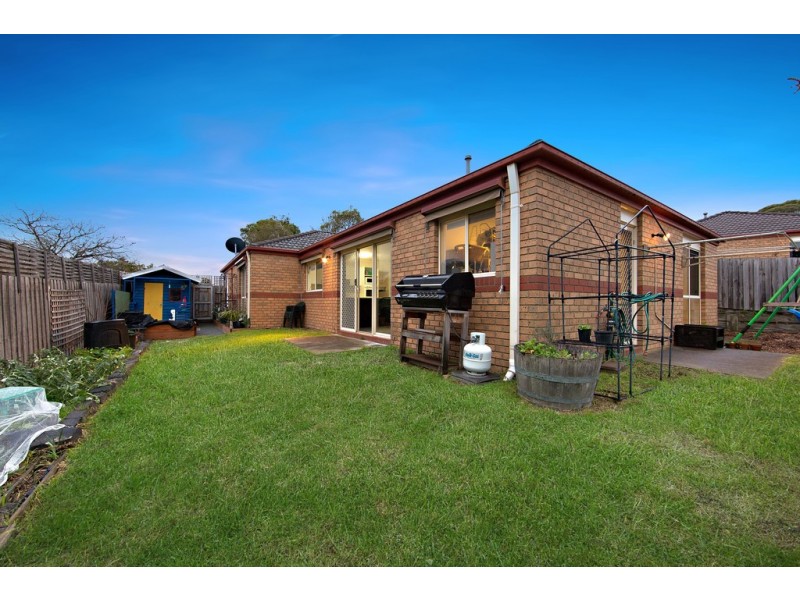8 Wingham Court, Frankston VIC 3199