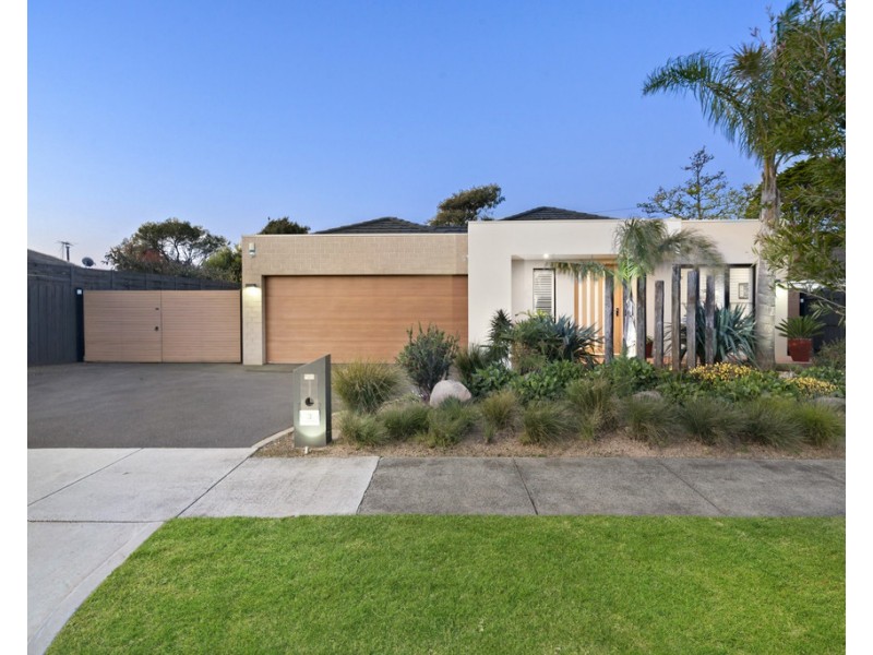 3 Hamilton Grove, Frankston South VIC 3199