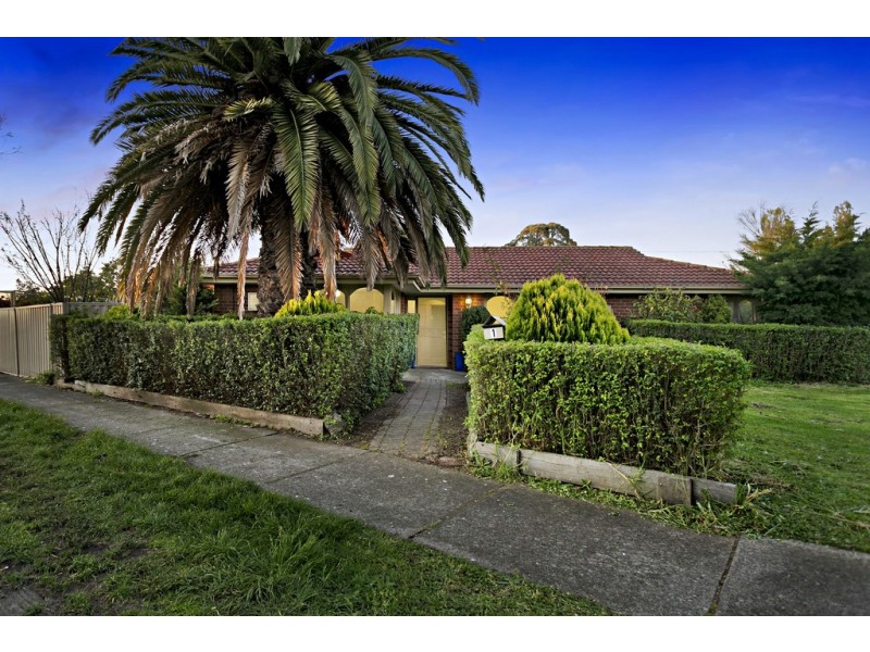 1 Canterbury Street, Cranbourne VIC 3977