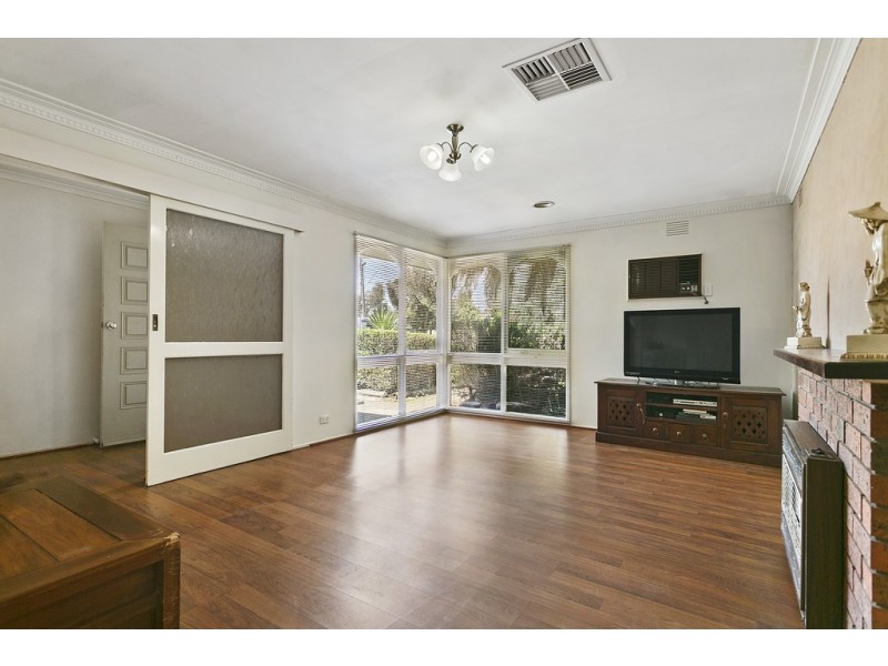1 Canterbury Street, Cranbourne VIC 3977