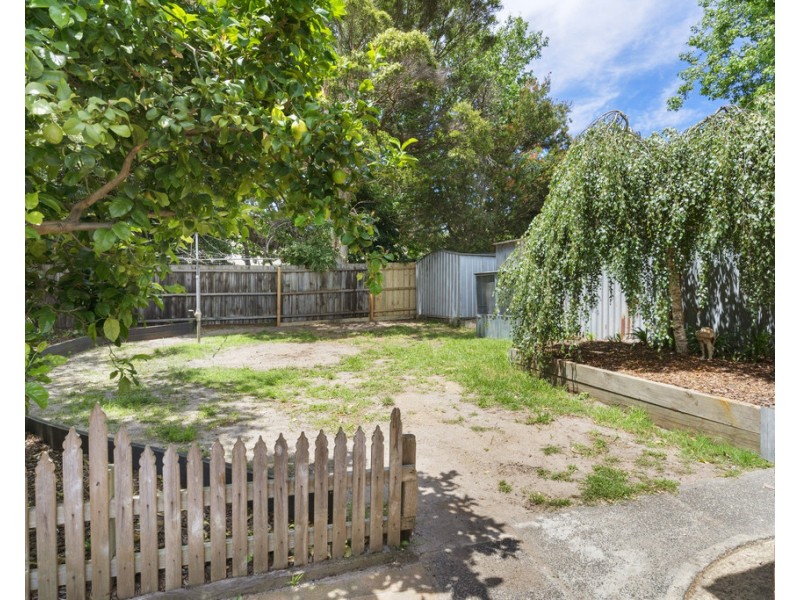 27 Meerlu Avenue, Frankston VIC 3199