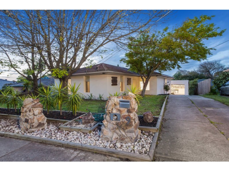 9 Milford Crescent, Frankston VIC 3199
