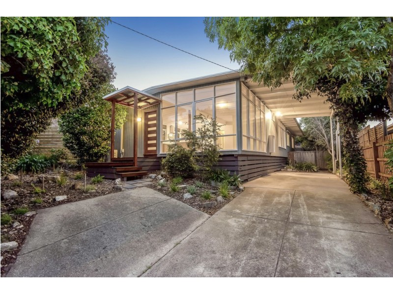 33 Wynden Drive, Frankston VIC 3199