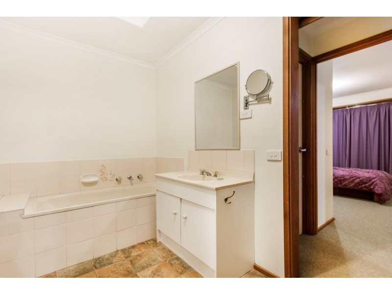 2/2 Catherine Parade, Frankston VIC 3199