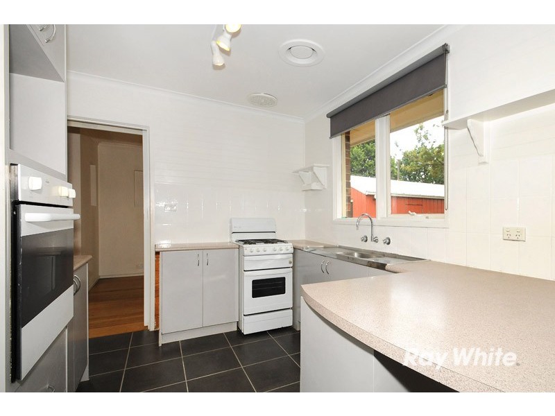 21 Downs Road, Seaford VIC 3198