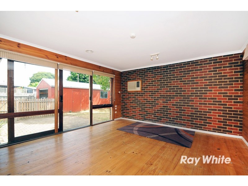 21 Downs Road, Seaford VIC 3198