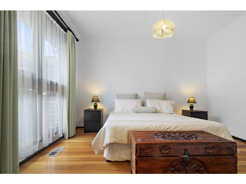 6 Glenora Court, Frankston VIC 3199