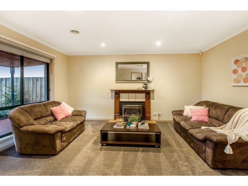 40 Francis Crescent, Langwarrin VIC 3910