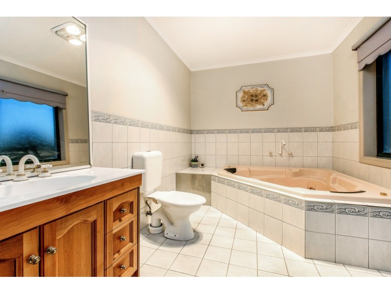 40 Francis Crescent, Langwarrin VIC 3910