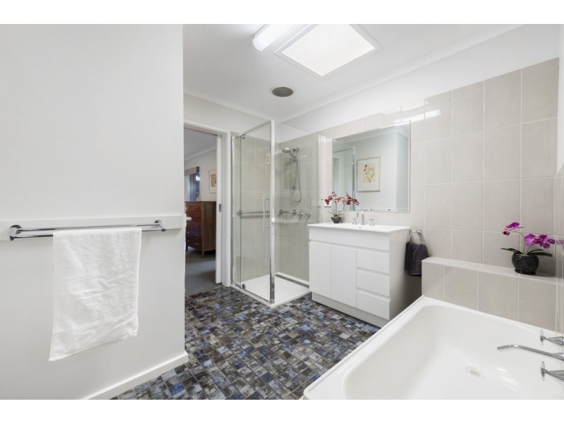 2 Innerleven Court, Frankston VIC 3199