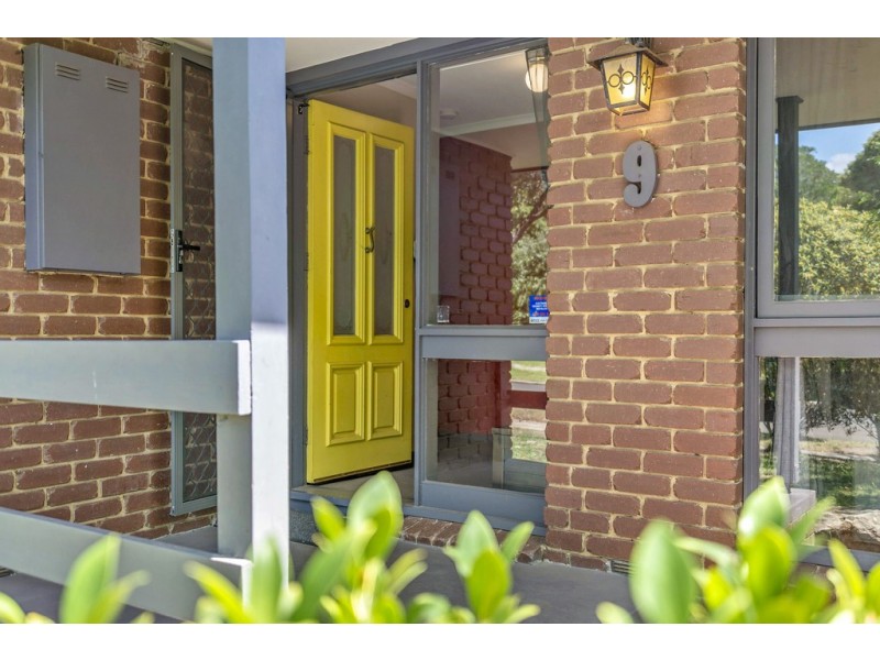9 Chamouni Court, Frankston VIC 3199