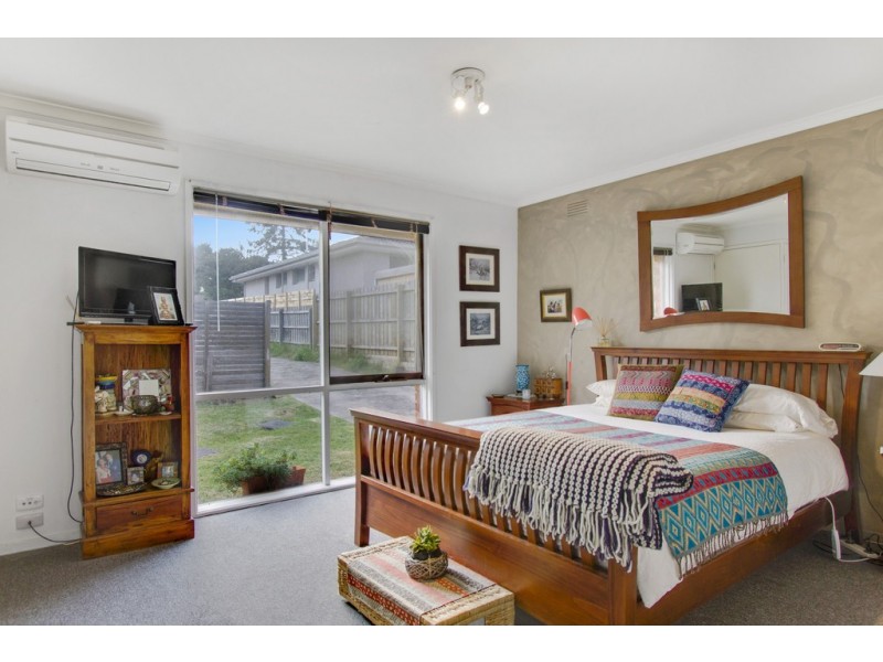 2/12 Gulwa Avenue, Frankston VIC 3199