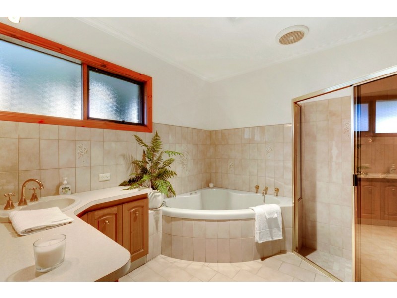 7 Jinchilla Avenue, Frankston South VIC 3199