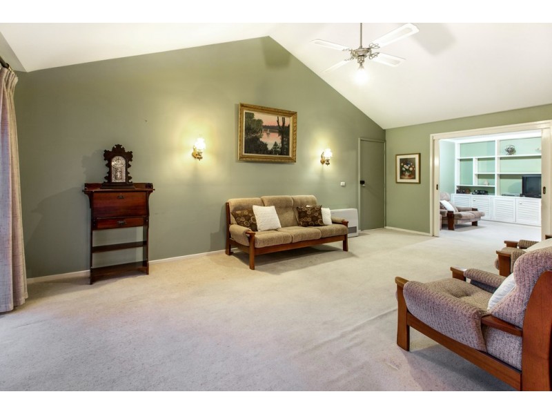 93 Willow Road, Frankston VIC 3199