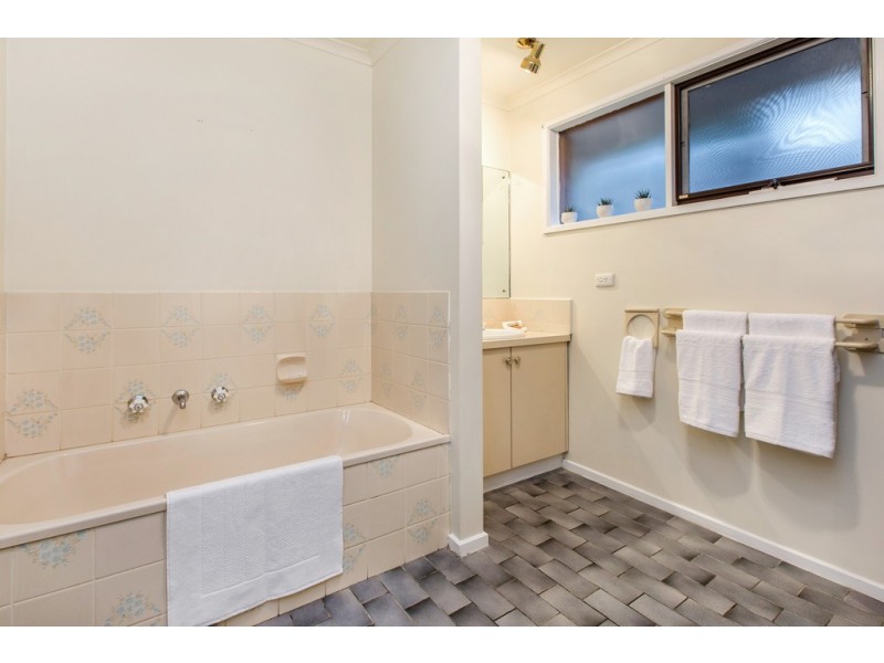 93 Willow Road, Frankston VIC 3199