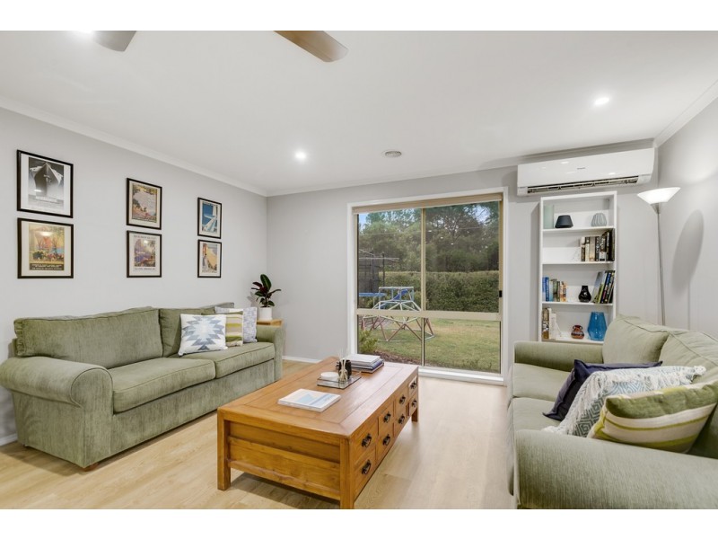 71 Raphael Crescent, Frankston VIC 3199