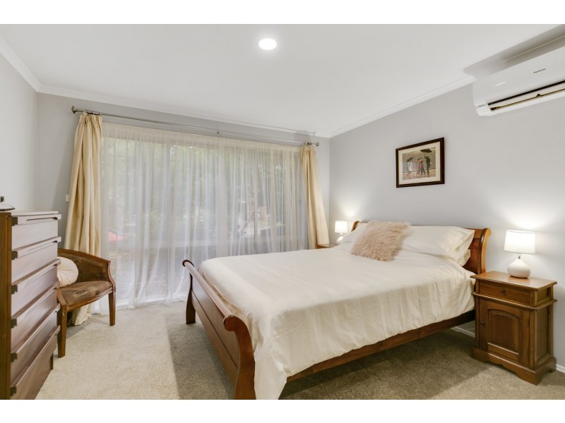 71 Raphael Crescent, Frankston VIC 3199