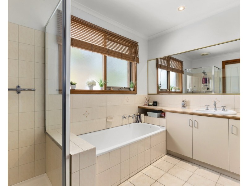 2/29 Heatherhill Road, Frankston VIC 3199