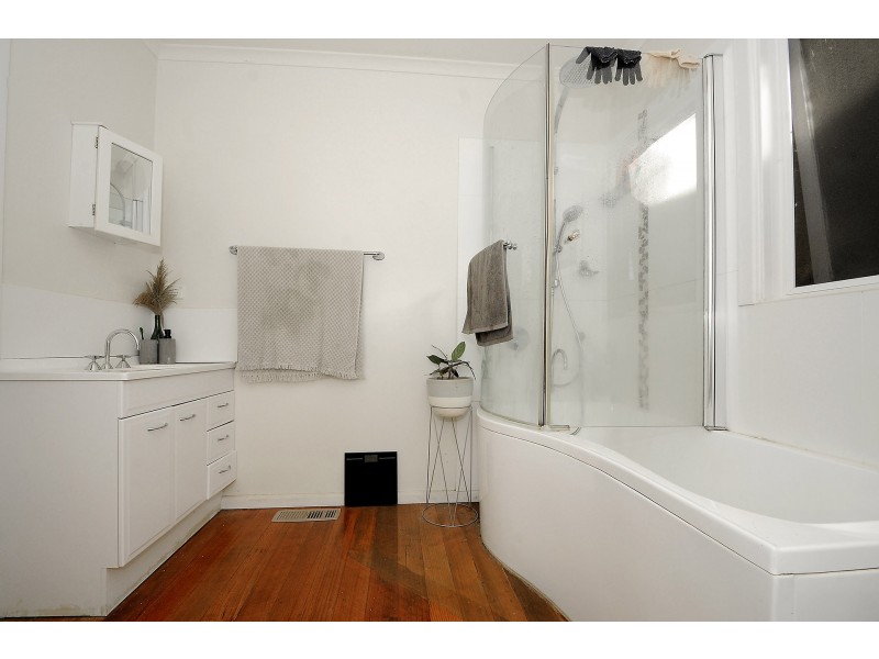 27 Airlie Grove, Seaford VIC 3198