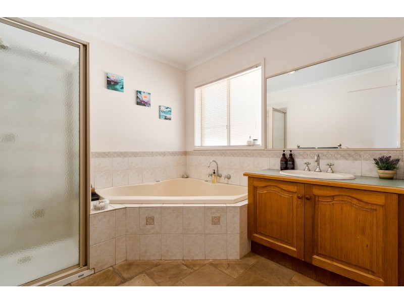 11 Panoramic Drive, Langwarrin VIC 3910