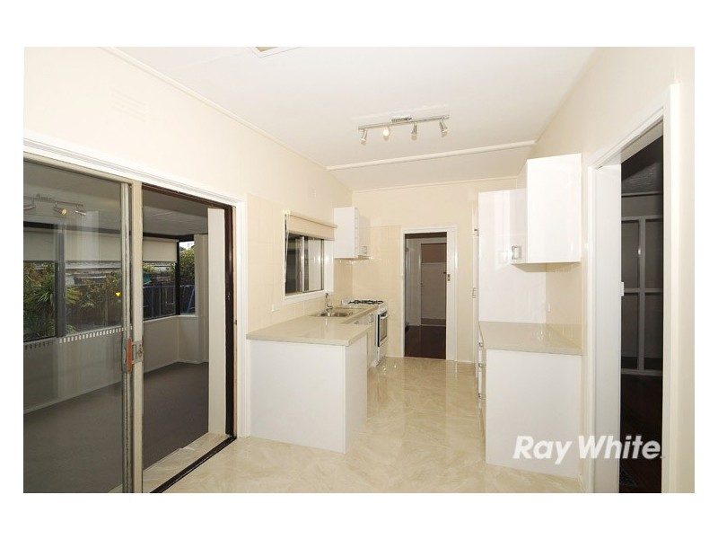 13 Derna Crescent, Frankston VIC 3199