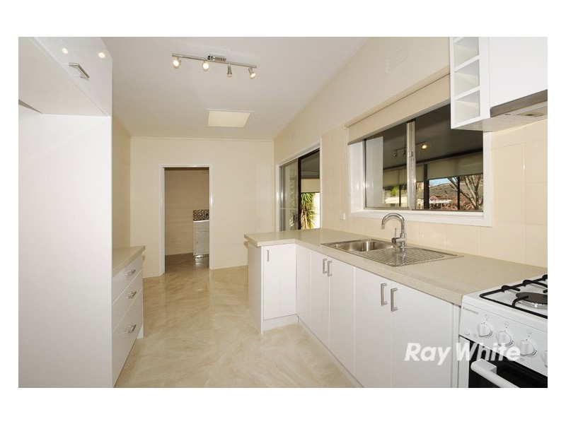 13 Derna Crescent, Frankston VIC 3199