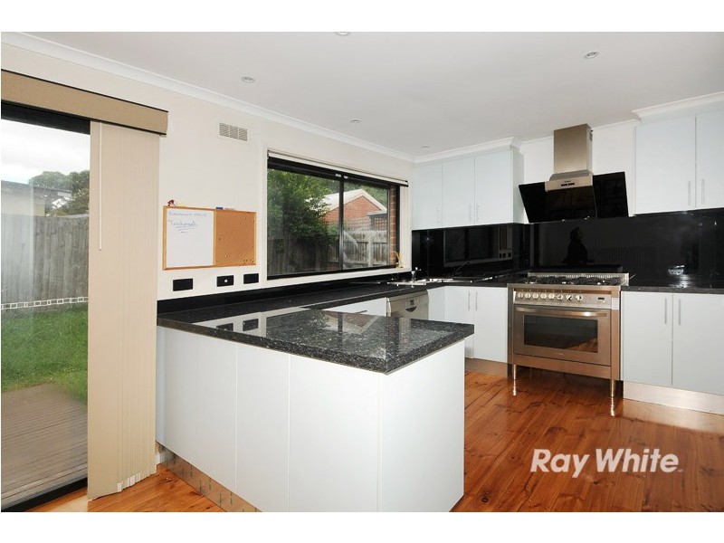 8 Barwon Avenue, Frankston VIC 3199