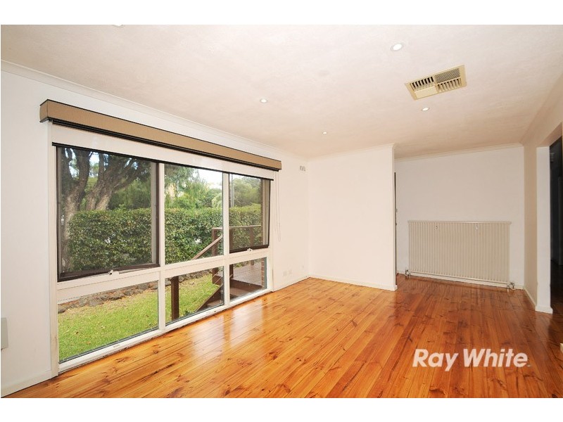 8 Barwon Avenue, Frankston VIC 3199