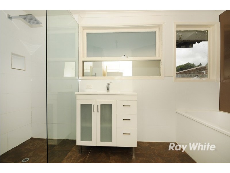 8 Barwon Avenue, Frankston VIC 3199