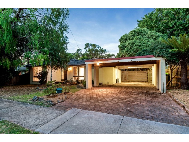 11 Benanee Drive, Frankston VIC 3199