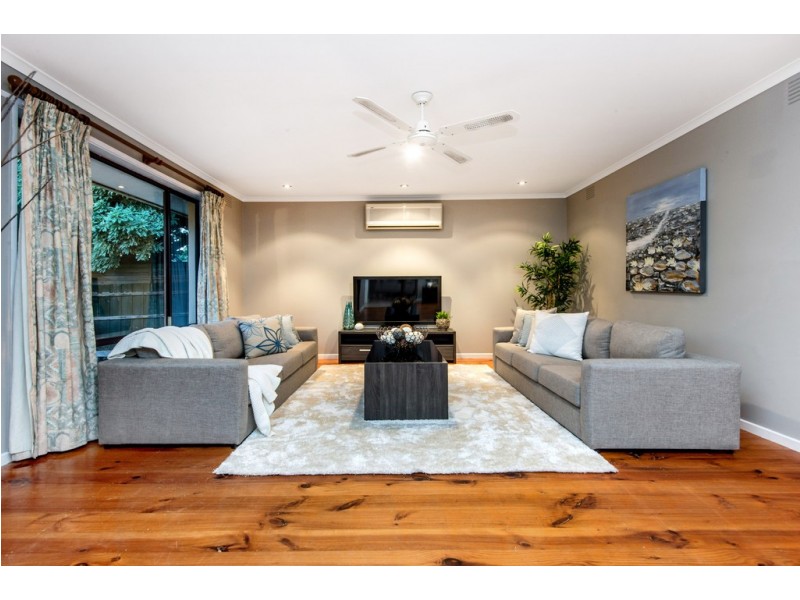 11 Benanee Drive, Frankston VIC 3199