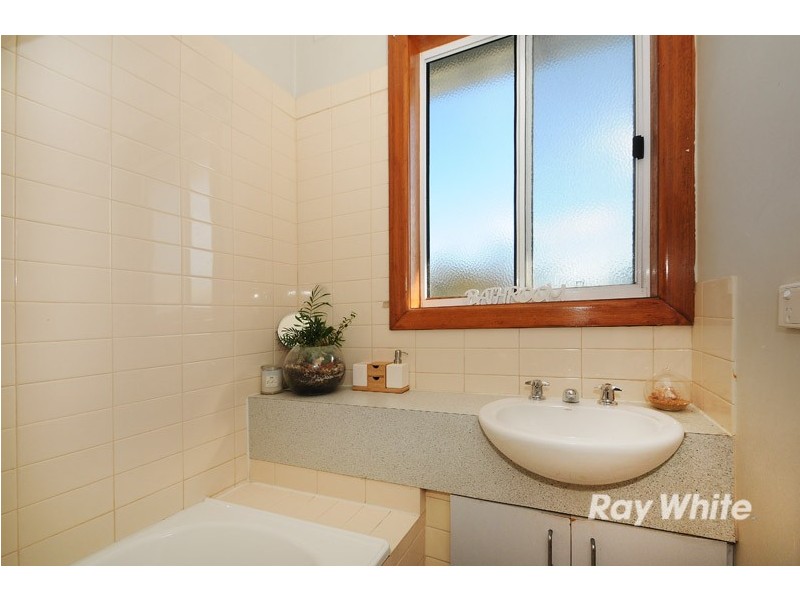 5 Eton Court, Frankston VIC 3199