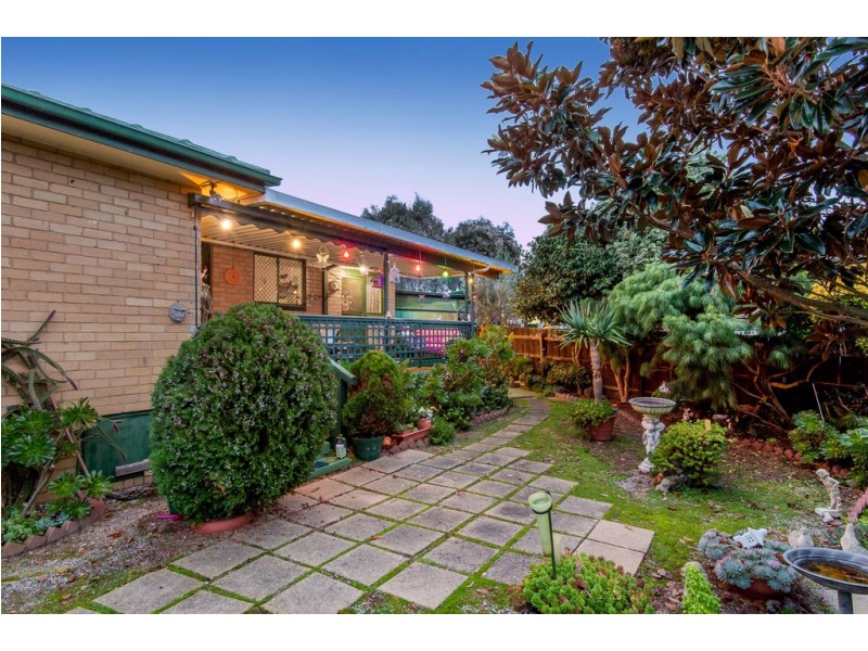 27 Berberis Crescent, Frankston VIC 3199