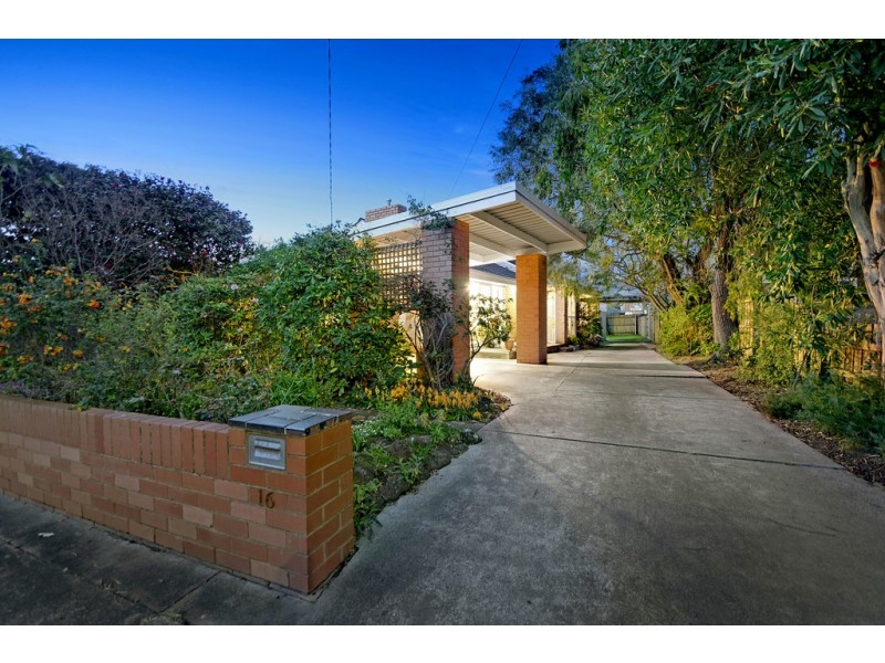 16 Murawa Street, Frankston VIC 3199