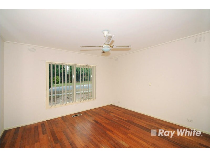 1 Bogong Court, Frankston VIC 3199