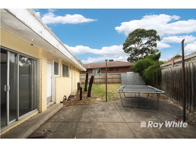 1 Bogong Court, Frankston VIC 3199