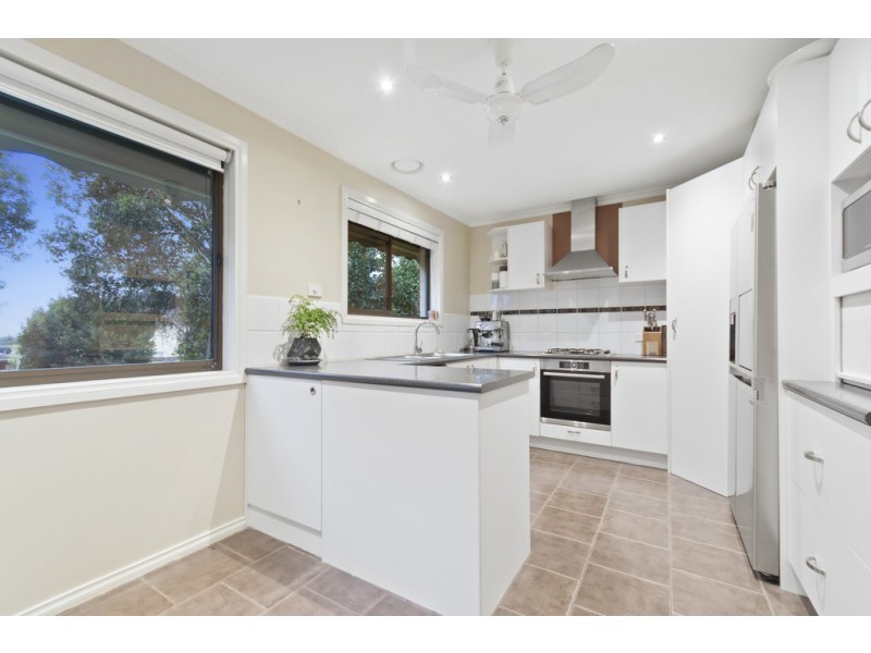 50 Towerhill Road, Frankston VIC 3199