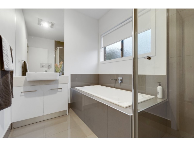 2/123 Franciscan Avenue, Frankston VIC 3199