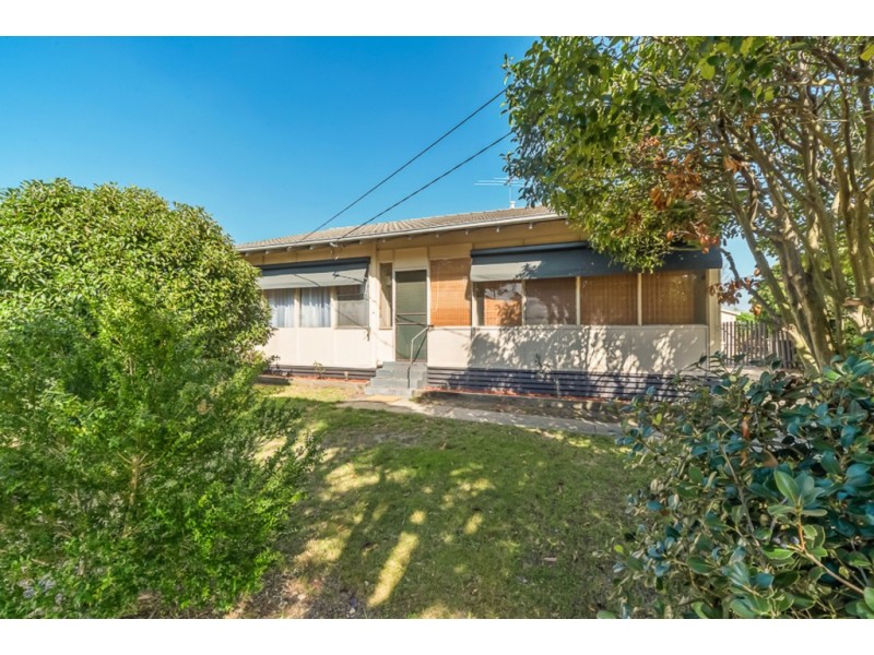 8 Longleaf Street, Frankston North VIC 3200