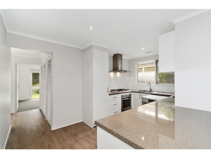 10 Inglenook Crescent, Frankston VIC 3199