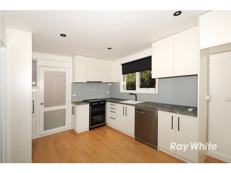 1/18 Carder Avenue, Seaford VIC 3198